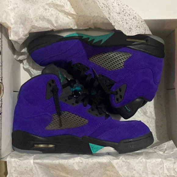 Jordan | Shoes | Selling My Retro Jordan 5s Grapes They Are  display picture 2